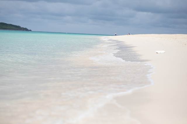 白い砂浜の画像（画像はサンプルです）